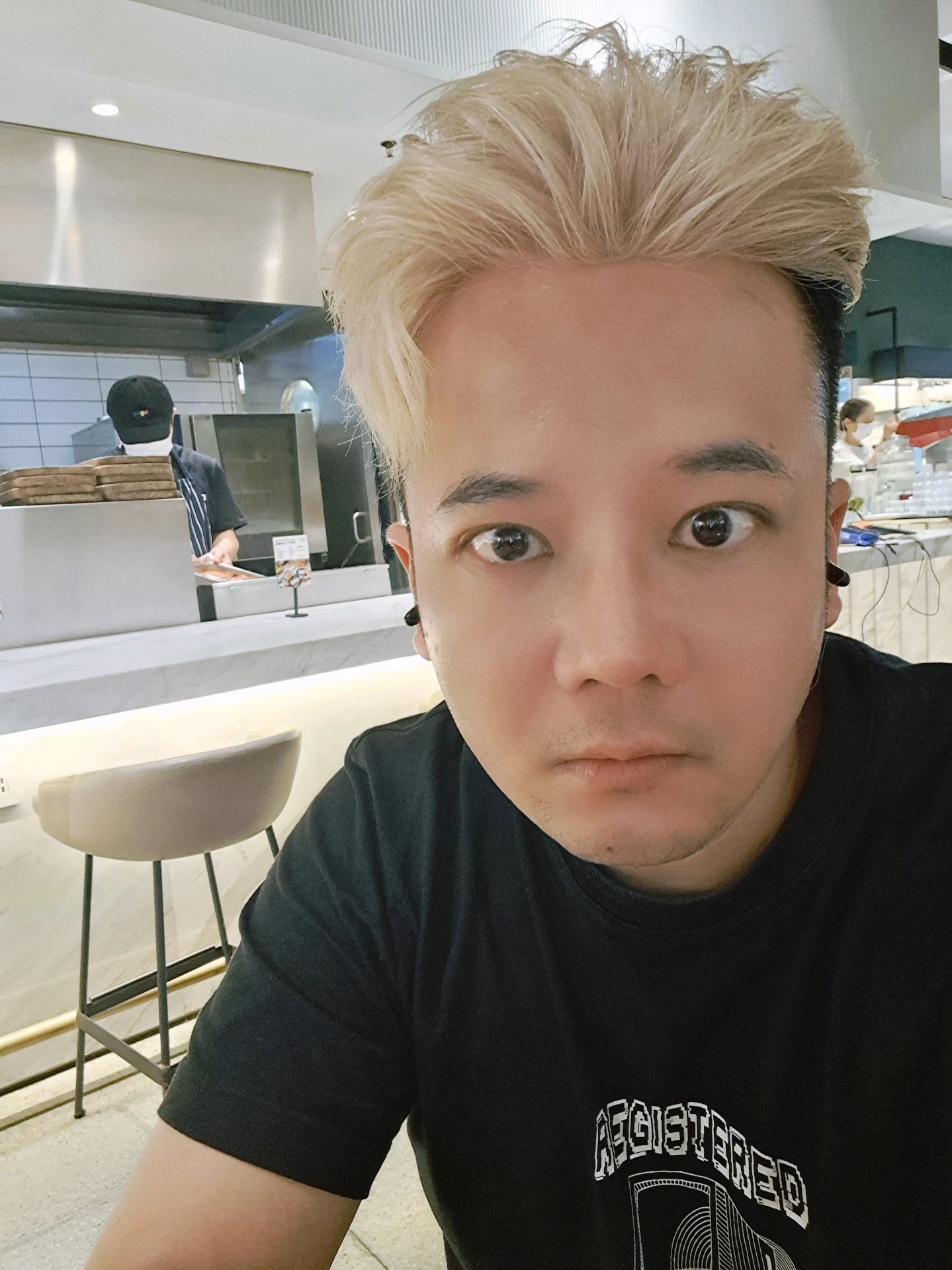 Yan Sir · 主理人及藝術導師